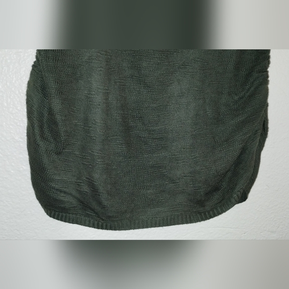 LIGHTWEIGHT SHORT SLEEVE SWEATER WITH RUCHED SIDES ~ ARMY/KHAKI GREEN ~ SIZE M/L - Picture 10 of 11